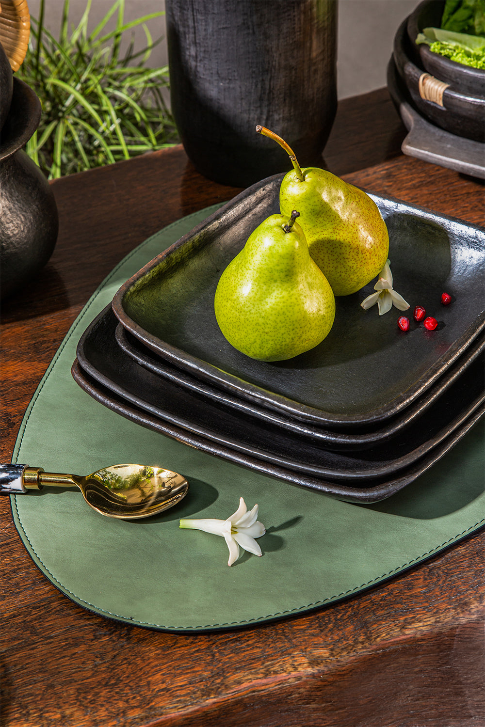 Sage 12 Pc Table Setting Hamper