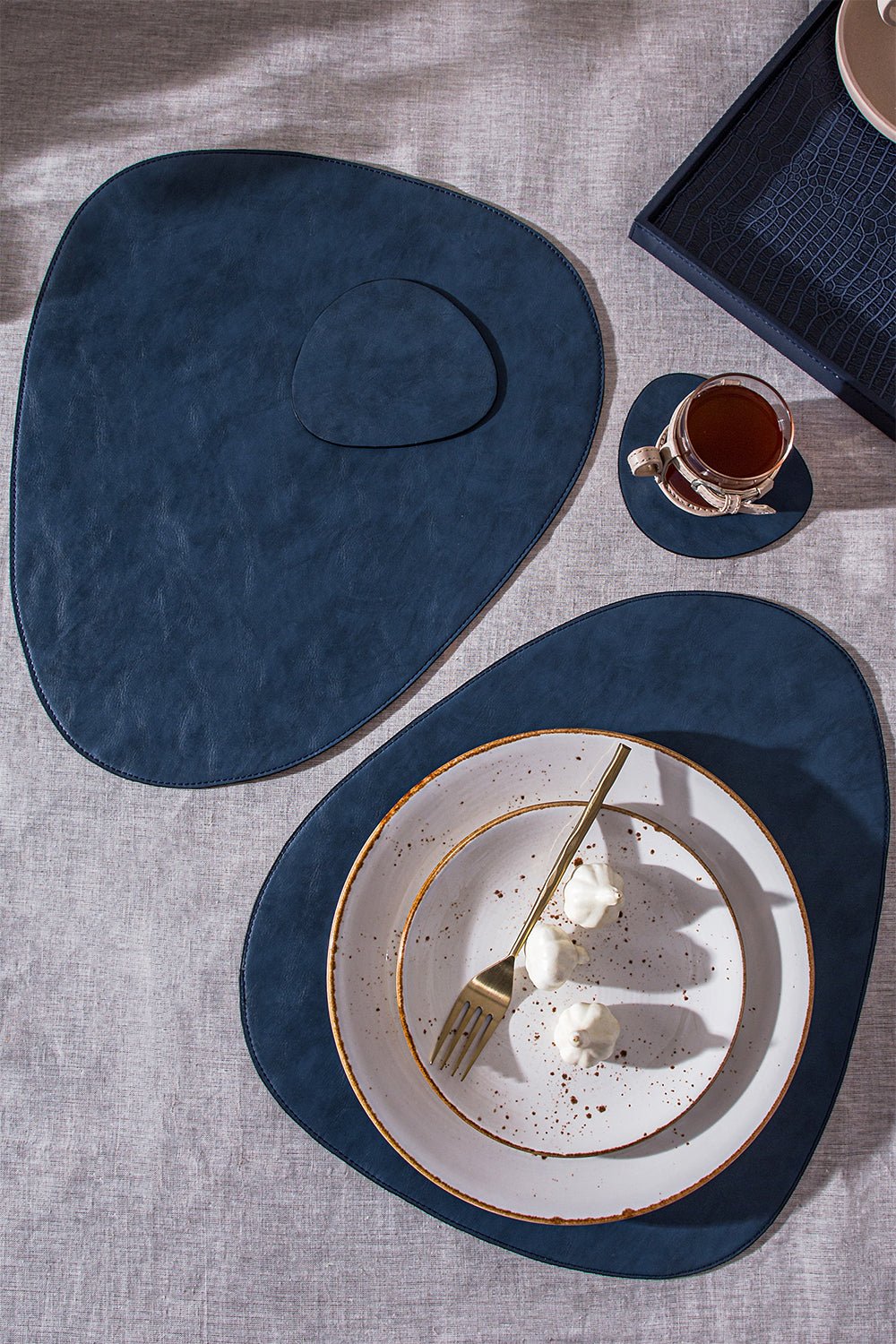 Navy 12 Pc Table Setting Hamper