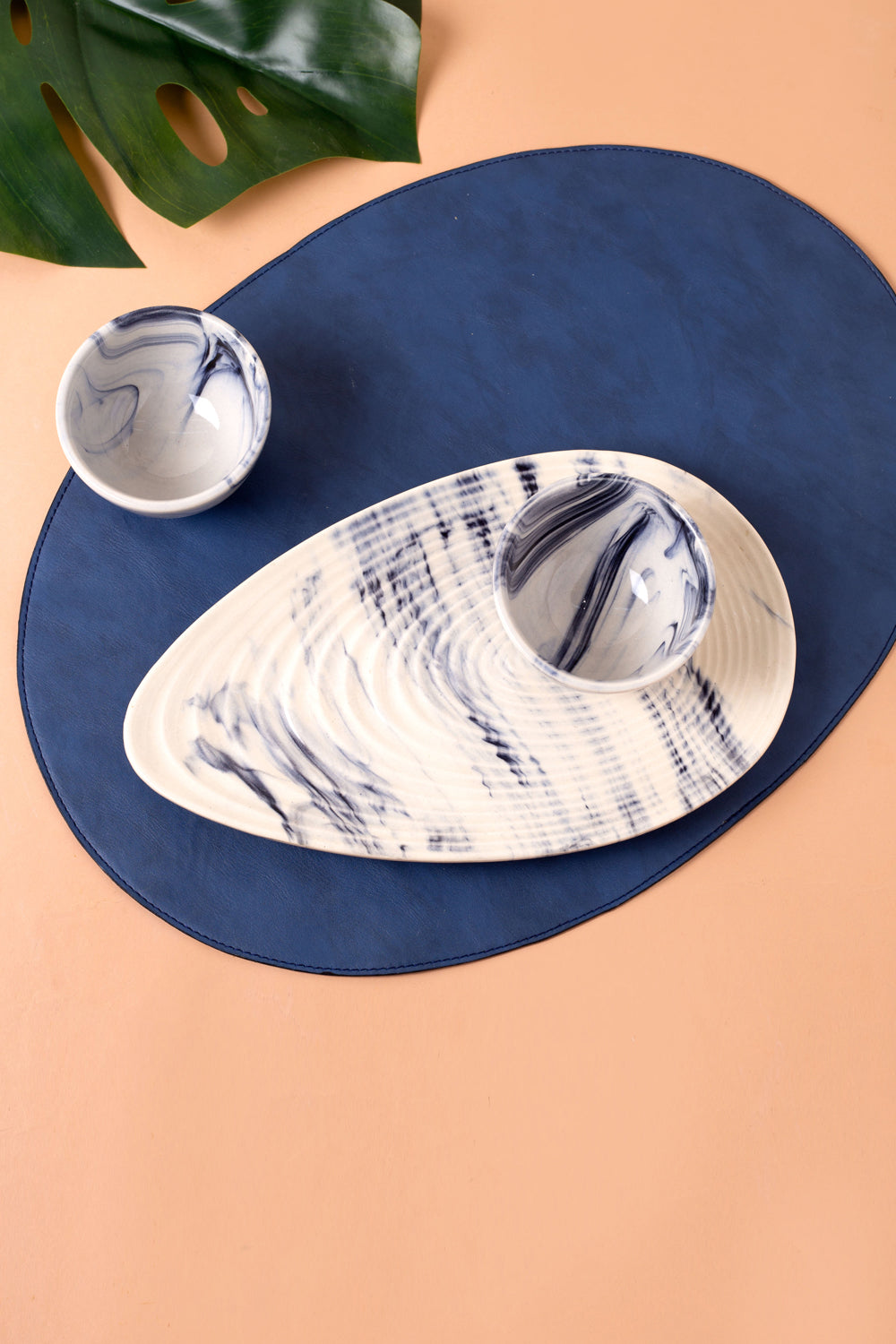 Navy 12 Pc Table Setting Hamper