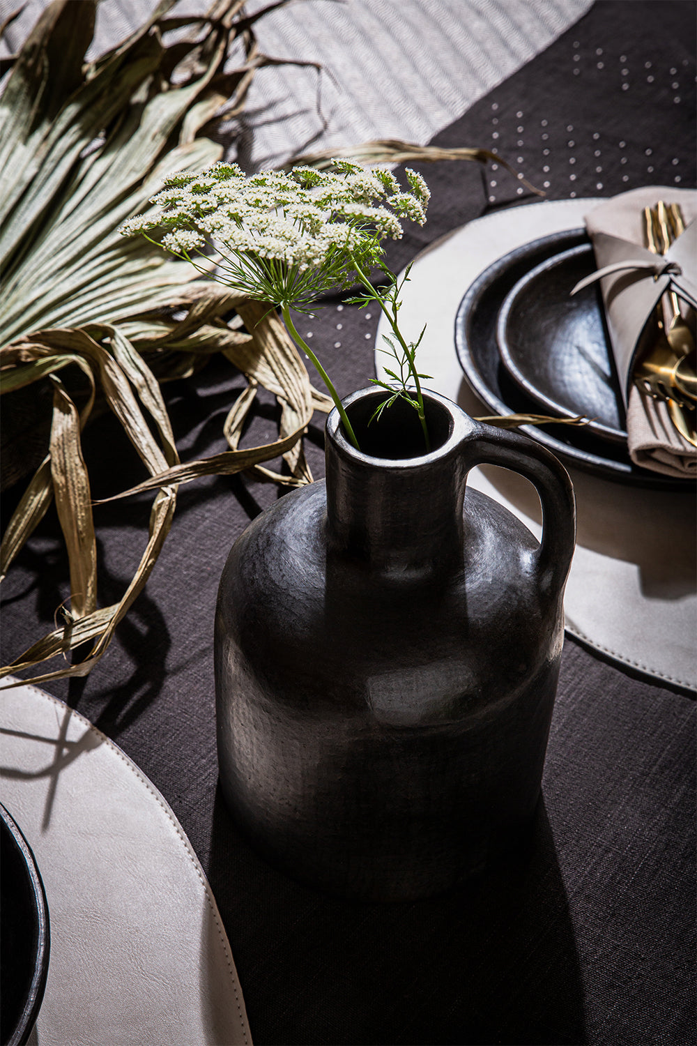 Longpi Vase With Handle