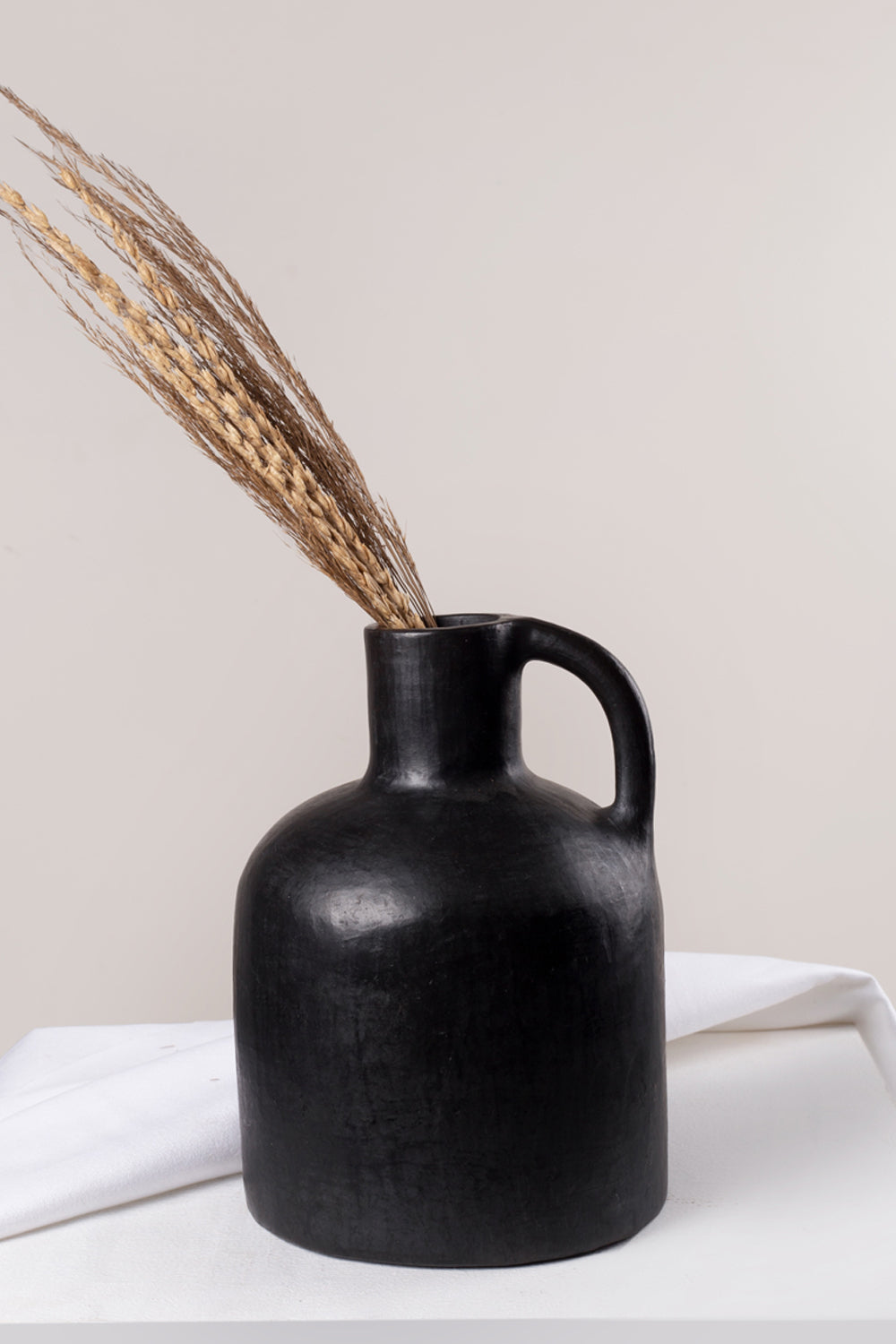 Longpi Vase With Handle